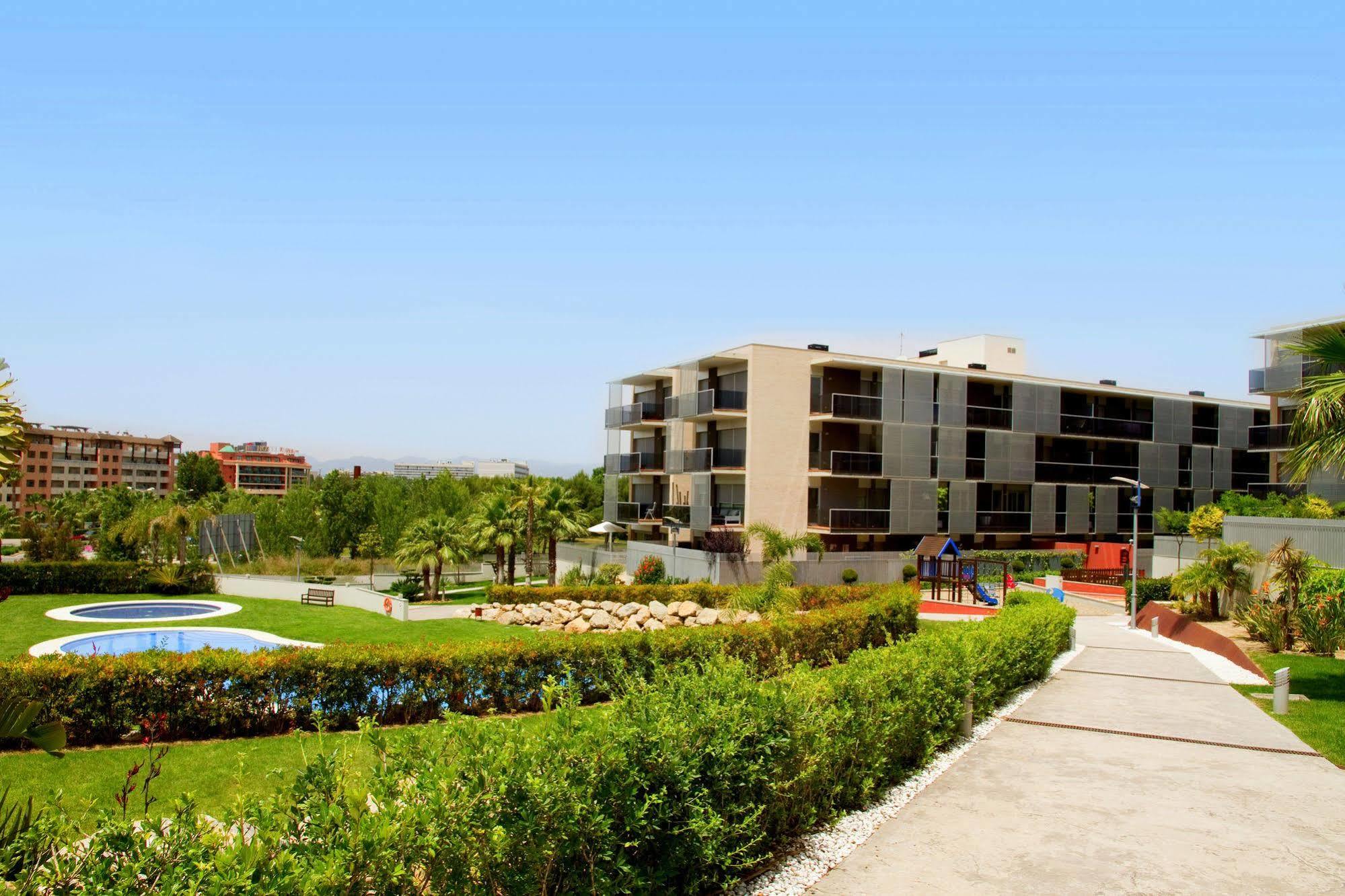 Paradise Village Litoral Costa Dorada Salou Exterior photo
